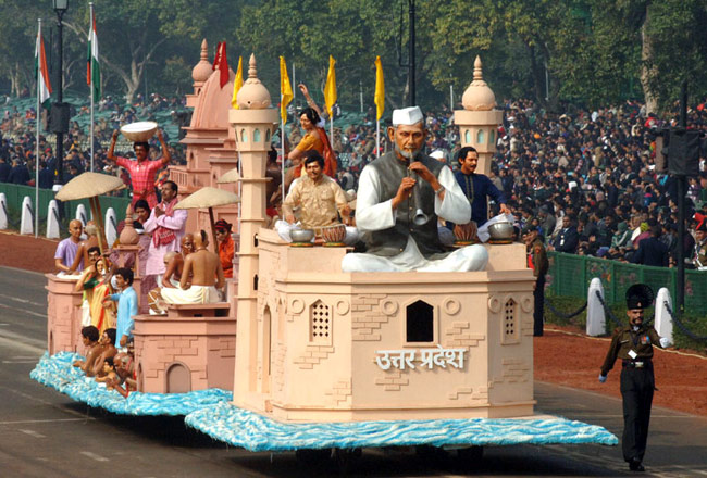 65वें गणतंत्र पर निकली मनमोहक झांकियां