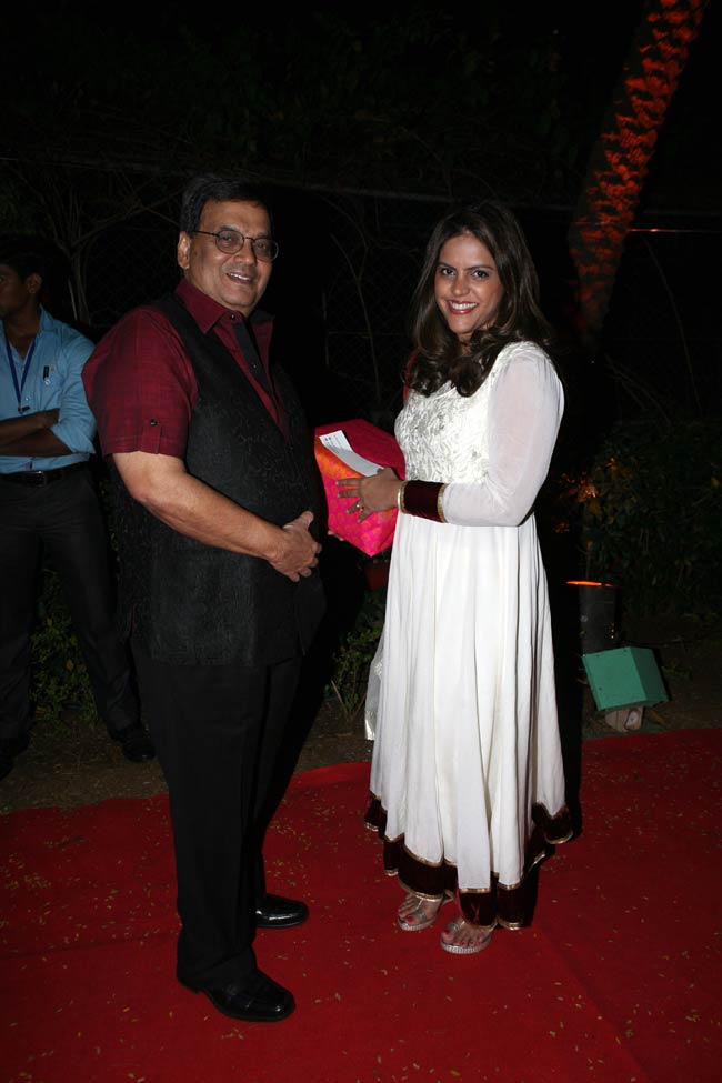 धर्मेंद्र और ड्रीम गर्ल हेमा मालिनी की बेटी आहना की शादी का एल्बम