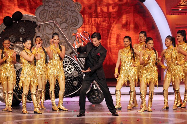 जी सिने अवॉर्ड्स में जमकर झूमे सितारे...