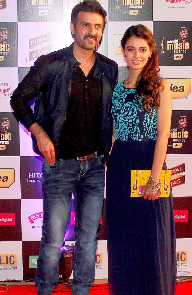 मिर्ची म्यूजिक अवॉर्ड्स में लगा बॉलीवुड सितारों का जमघट