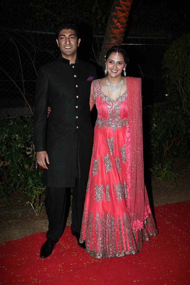 धर्मेंद्र और ड्रीम गर्ल हेमा मालिनी की बेटी आहना की शादी का एल्बम