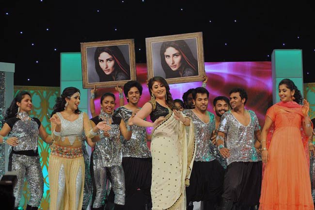 एशिया विज़न अवार्ड्स में करीना का 'देसी' अंदाज