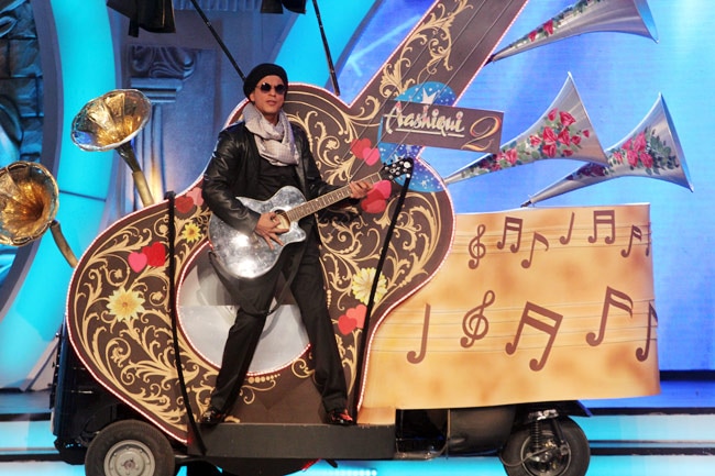 जी सिने अवॉर्ड्स में जमकर झूमे सितारे...