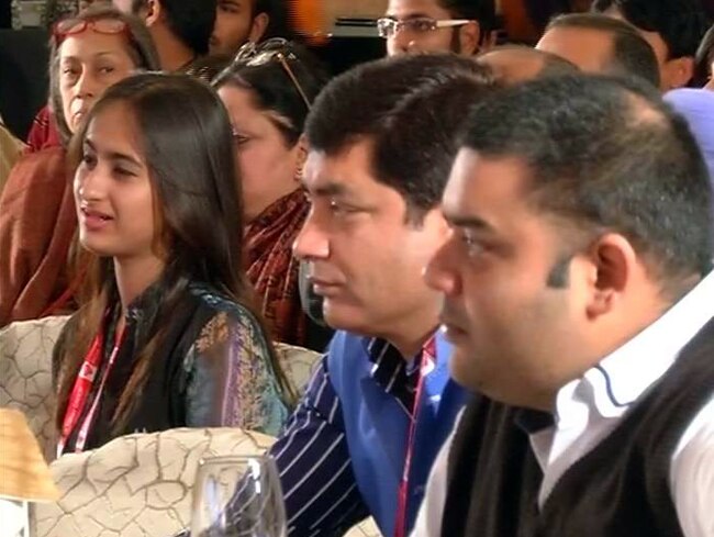 पंचायत आजतक में मनीष तिवारी, राहुल मेहरा और सुशील मोदी में तकरार