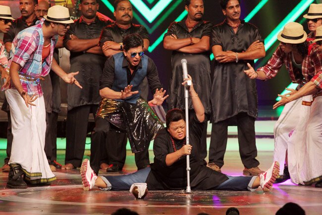 जी सिने अवॉर्ड्स में जमकर झूमे सितारे...