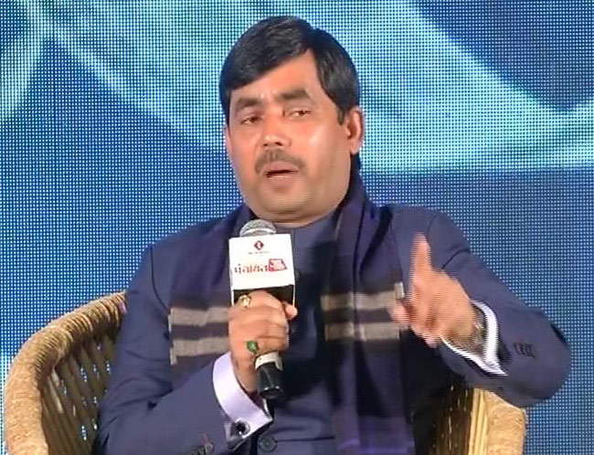 पंचायत आज तक में  राजीव शुक्‍ला और शाहनवाज हुसैन में जुबानी जंग