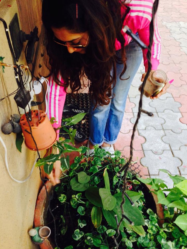 एक्ट्रेस गीतिका त्यागी की अनदेखी तस्वीरें...