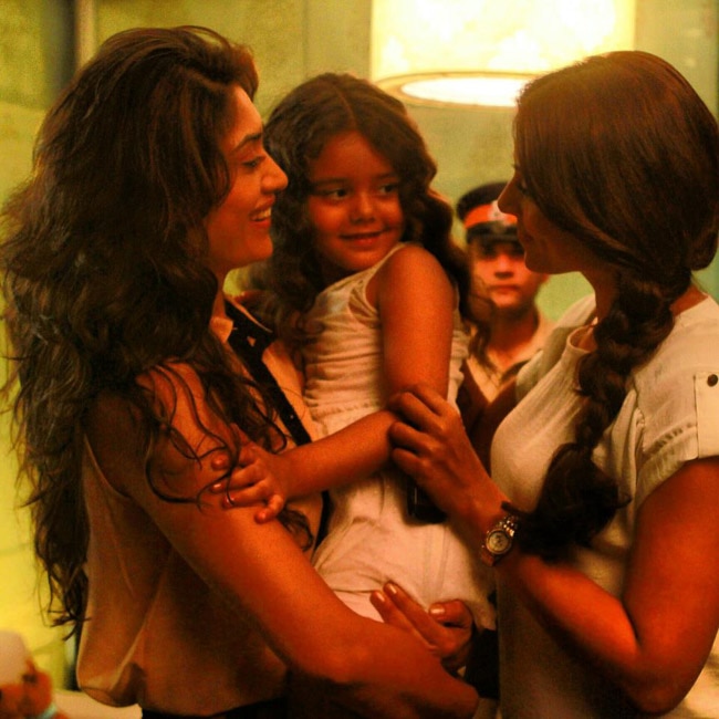 एक्ट्रेस गीतिका त्यागी की अनदेखी तस्वीरें...