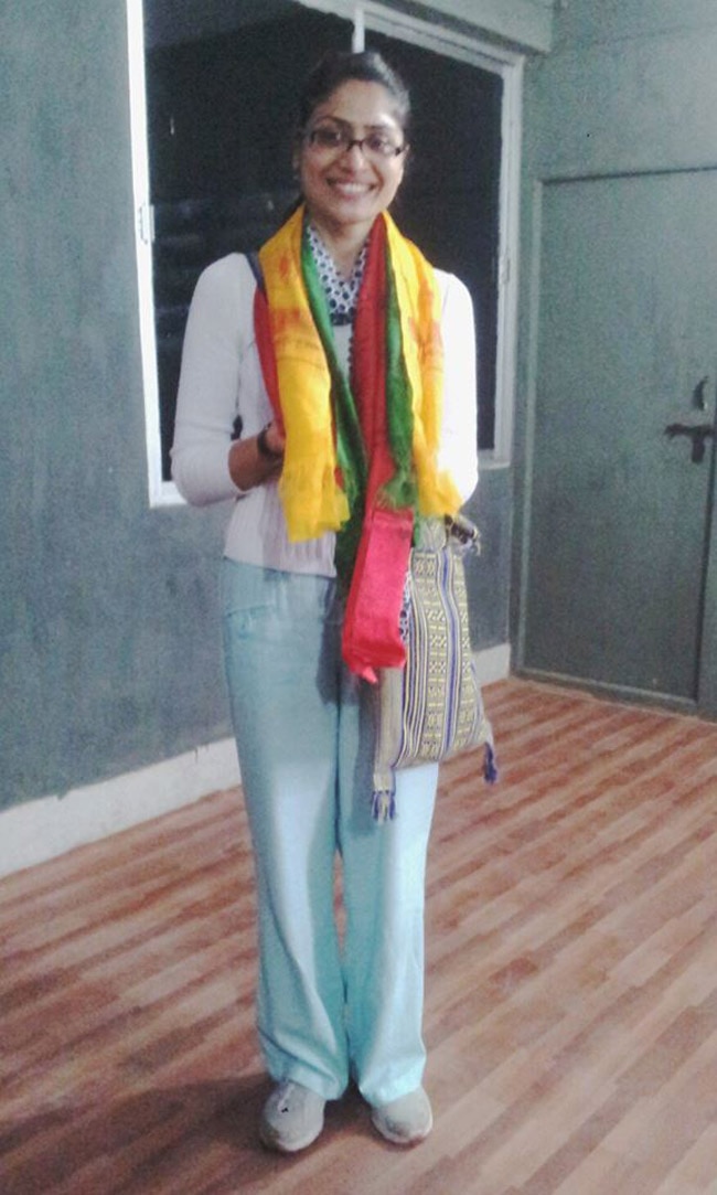 एक्ट्रेस गीतिका त्यागी की अनदेखी तस्वीरें...