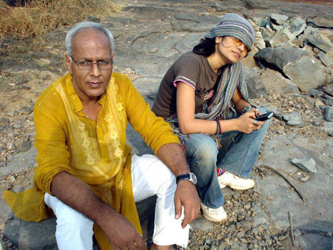 एक्ट्रेस गीतिका त्यागी की अनदेखी तस्वीरें...