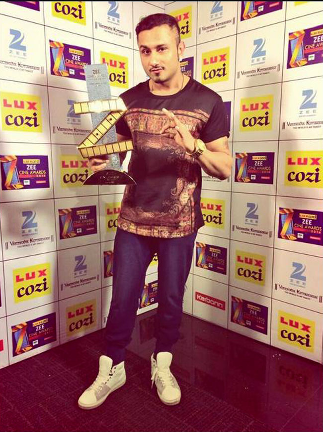 एजेंट बनकर फिल्मी पारी खेलेंगे यो यो हनी सिंह