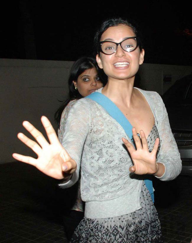 देखिए बिना मेकअप के कैसी दिखती हैं सनी लियोन