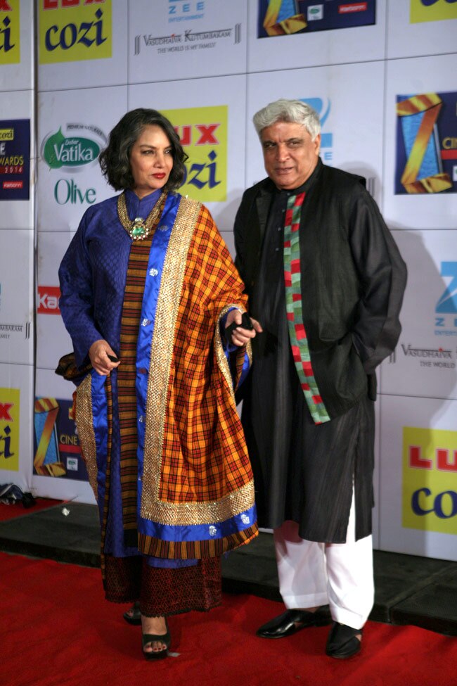 जी सिने अवॉर्डस 2014: रंग में दिखे सितारे