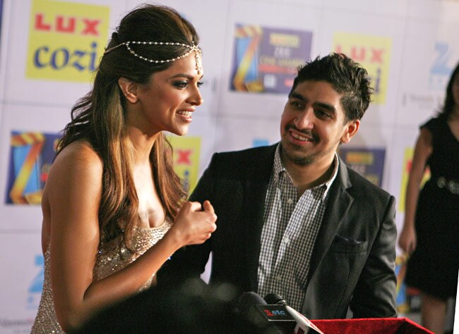 जी सिने अवॉर्डस 2014: रंग में दिखे सितारे