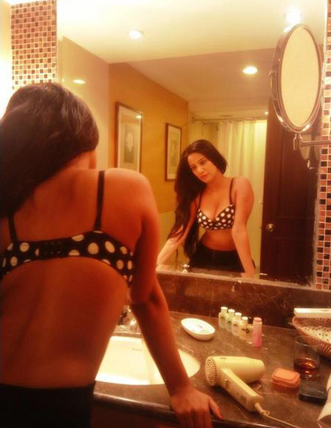 आज पूनम पांडे का जन्मदिन है, आप भी बधाई दें