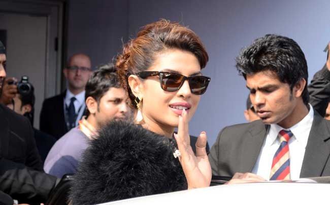 ऑटो एक्सपो 2014: सचिन, करीना, रणबीर और प्रियंका ने बढ़ाई रौनक