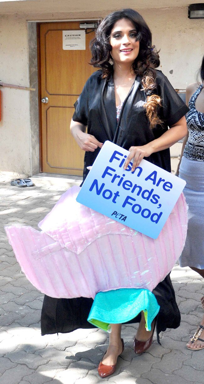 मछलियों को बचाने के लिए जलपरी बनीं रिचा चड्ढा