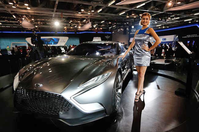 ऑटो एक्सपो 2014: सचिन, करीना, रणबीर और प्रियंका ने बढ़ाई रौनक