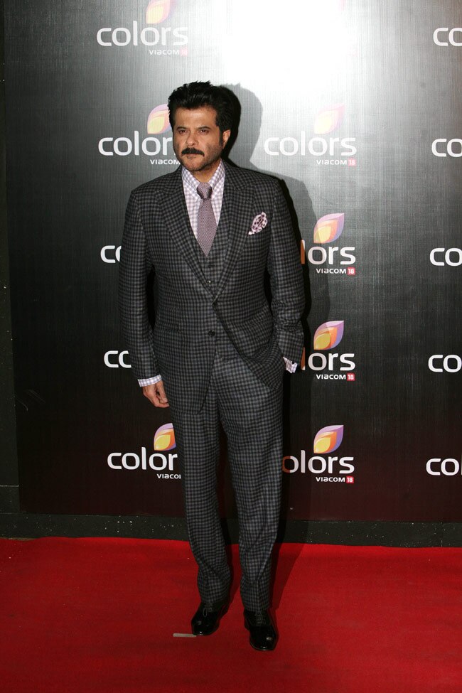 IAA के रेड कार्पेट पर शाहरुख, माधुरी और प्रियंका का जलवा