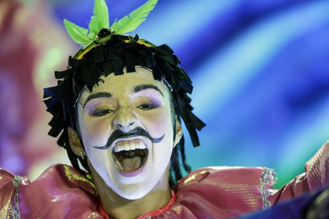 ब्राजील कार्निवल 2014: रंगारंग समां और दिल धड़काती ह‍सीनाएं