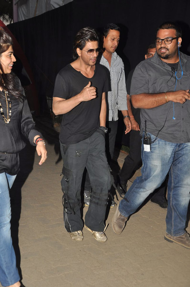 बेटी सुहाना के साथ शाहरुख खान का Dayout