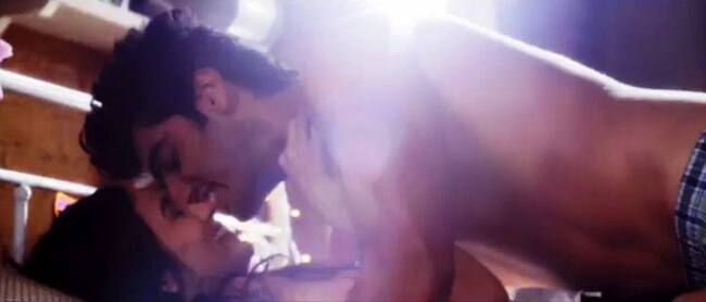 बोल्ड आलिया... बेडरूम-बाथरूम सीन से लेकर स्मूचिंग और लिप लॉक