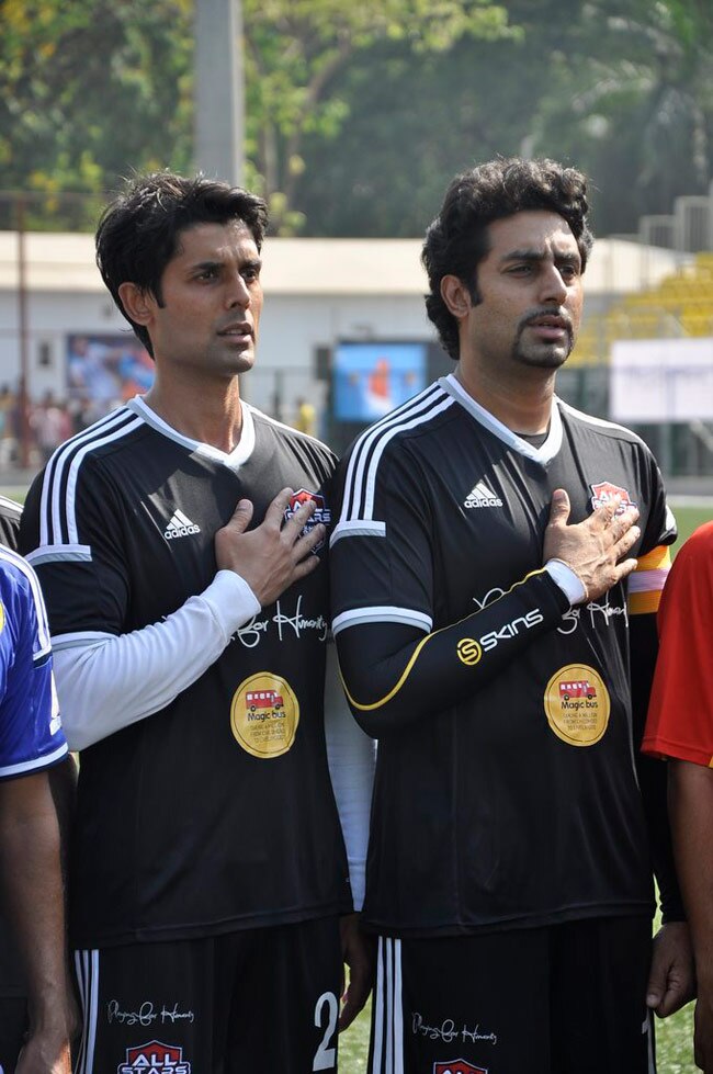 फुटबॉल खेलने पहुंची बॉलीवुड की युवा ब्रिगेड