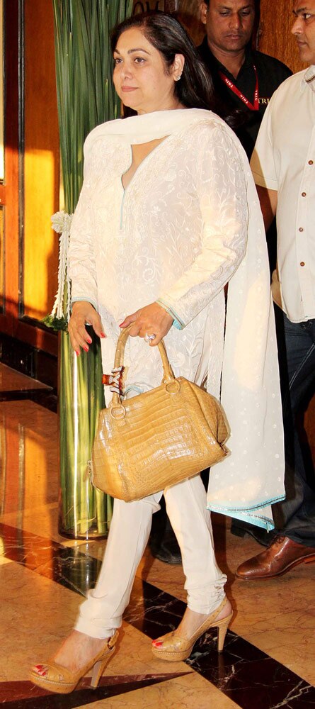 जूही चावला के भाई की Prayer meet में पहुंचा बॉलीवुड