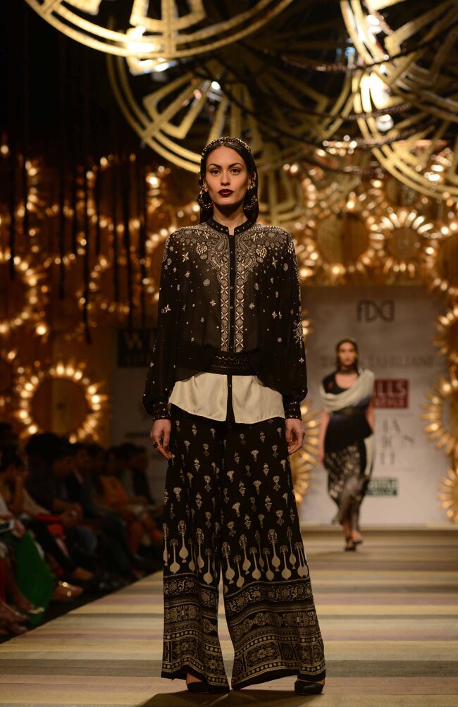 विल्‍स लाइफस्‍टाइल फैशन वीक में पहुंचे शिल्‍पा और हरमन