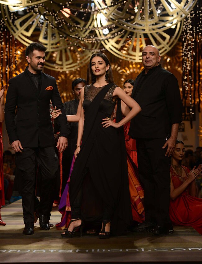 विल्‍स लाइफस्‍टाइल फैशन वीक में पहुंचे शिल्‍पा और हरमन