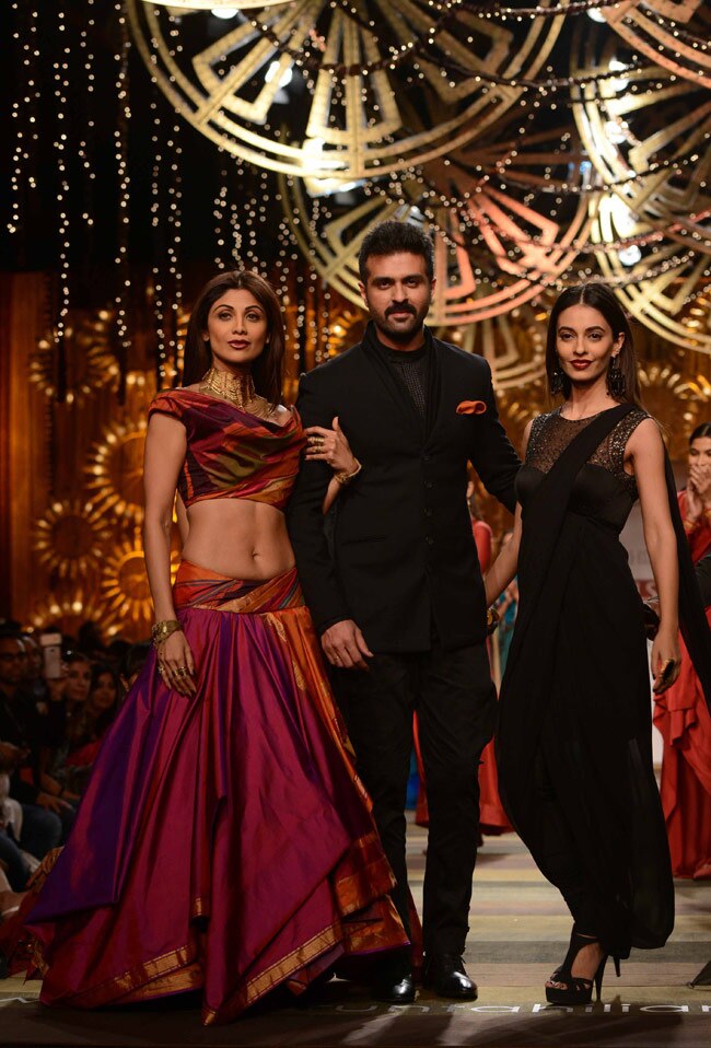 विल्‍स लाइफस्‍टाइल फैशन वीक में पहुंचे शिल्‍पा और हरमन