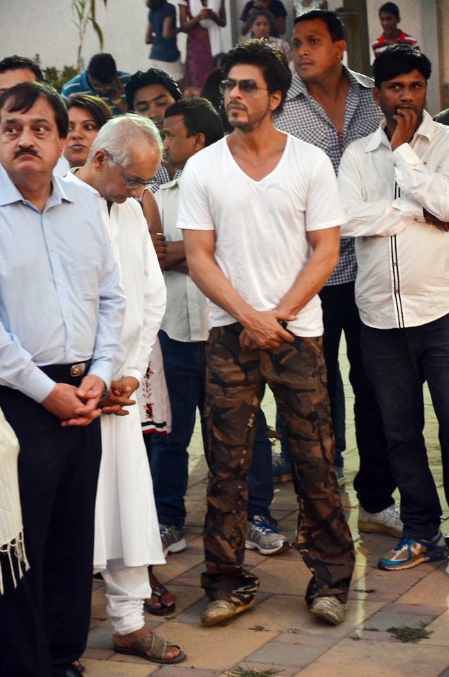 बॉलीवुड ने नम आंखों से दी जूही चावला के भाई को विदाई