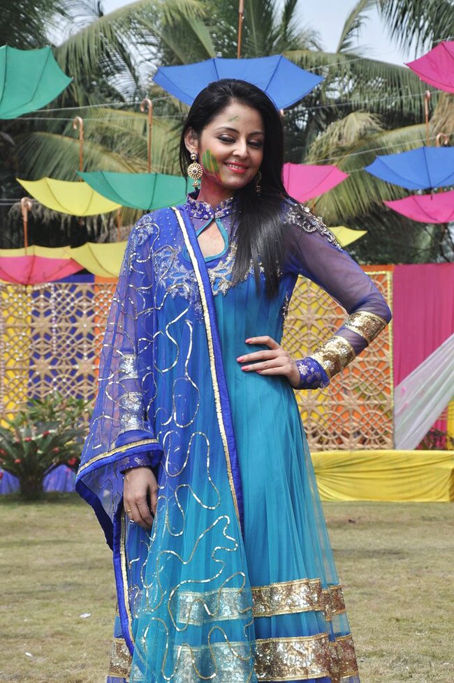 छोटे पर्दे के सितारों का होली धमाल, रंग, मस्‍ती और गुलाल