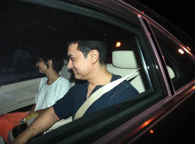 आमिर का 49वां जन्‍मदिन, चॉकलेट केक और शुभकामनाएं