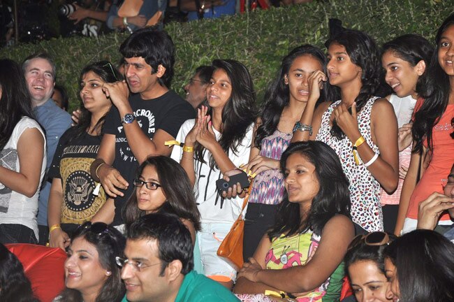 बेटी सुहाना के साथ शाहरुख खान का Dayout