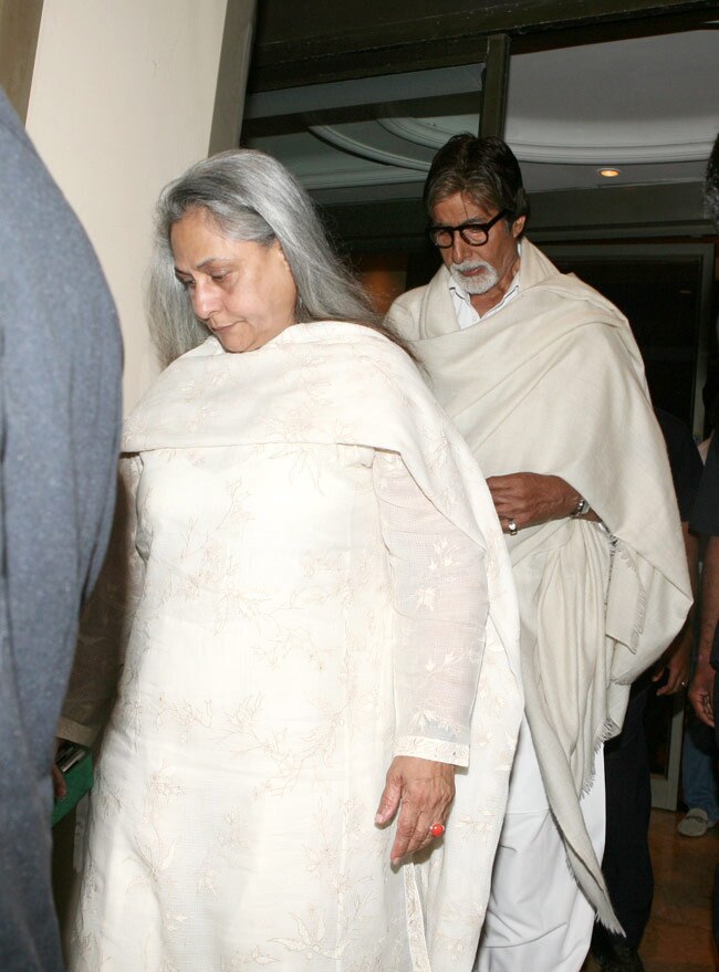 जूही चावला के भाई की Prayer meet में पहुंचा बॉलीवुड