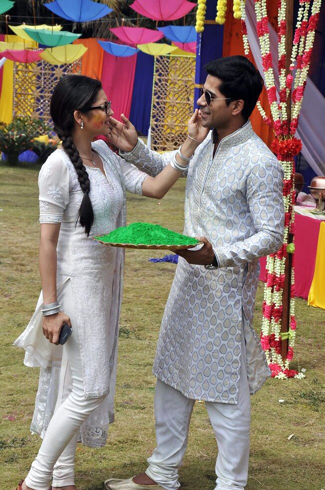 छोटे पर्दे के सितारों का होली धमाल, रंग, मस्‍ती और गुलाल