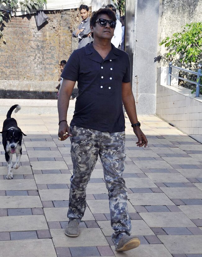 बॉलीवुड ने नम आंखों से दी जूही चावला के भाई को विदाई