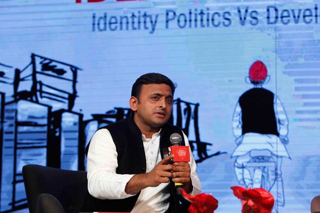 इंडिया टुडे कॉन्क्लेव 2014: अखिलेश बोले,  यूपी में दंगों के पीछे बीजेपी