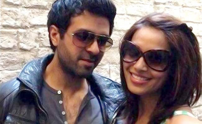 साइबर वर्ल्ड में क्या करते हैं ये बॉलीवुड स्टार्स?