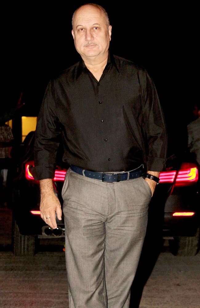 सितारों संग कंगना ने मनाया अपना 27वां जन्मदिन