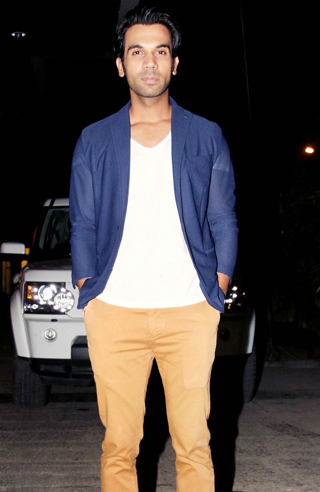 सितारों संग कंगना ने मनाया अपना 27वां जन्मदिन