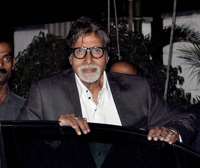 सितारों संग कंगना ने मनाया अपना 27वां जन्मदिन