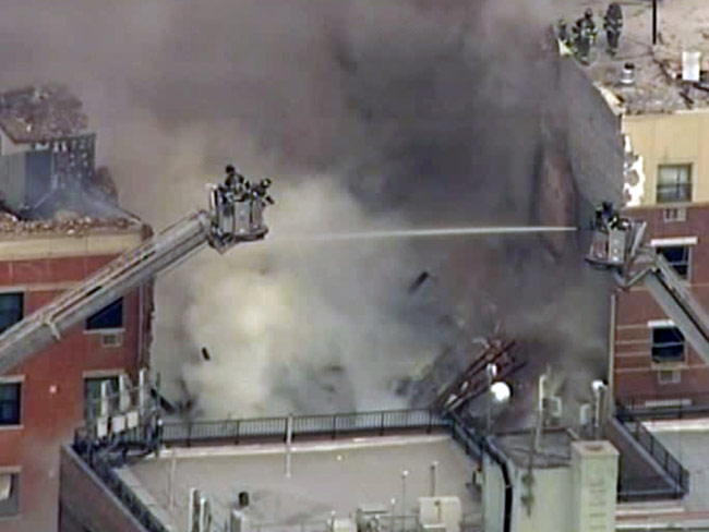 न्यूयॉर्क में धमाके के बाद बिल्डिंग धराशायी, 2 की मौत