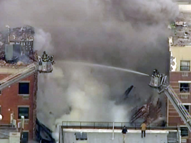 न्यूयॉर्क में धमाके के बाद बिल्डिंग धराशायी, 2 की मौत