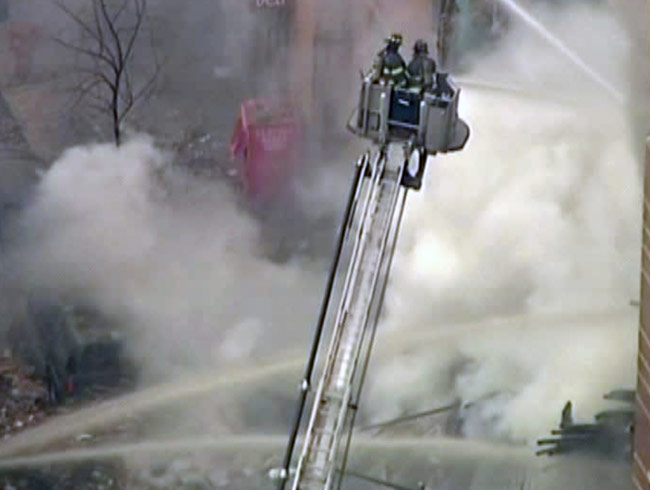 न्यूयॉर्क में धमाके के बाद बिल्डिंग धराशायी, 2 की मौत