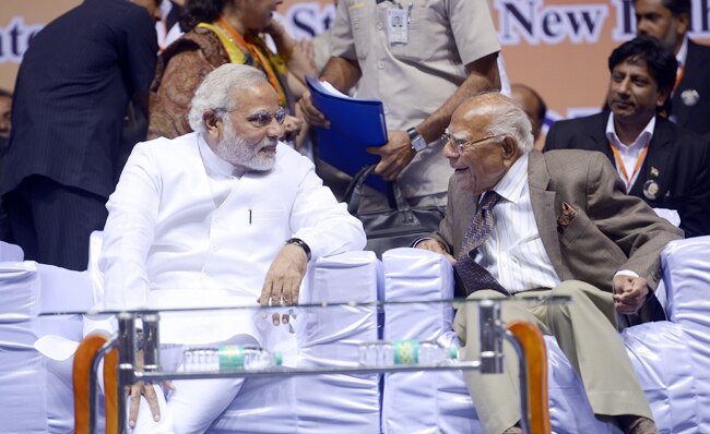 वकीलों की समस्याओं को सुनने दिल्ली पहुंचे नरेंद्र मोदी