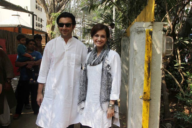 बॉलीवुड कलाकारों ने शबाना आजमी संग खूब खेली होली