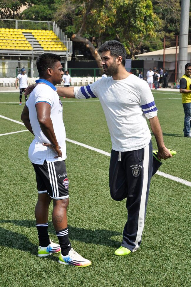 फुटबॉल खेलने पहुंची बॉलीवुड की युवा ब्रिगेड