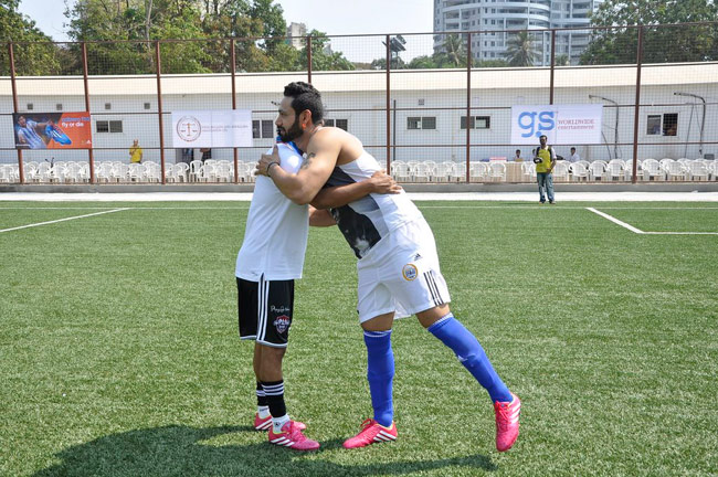 फुटबॉल खेलने पहुंची बॉलीवुड की युवा ब्रिगेड